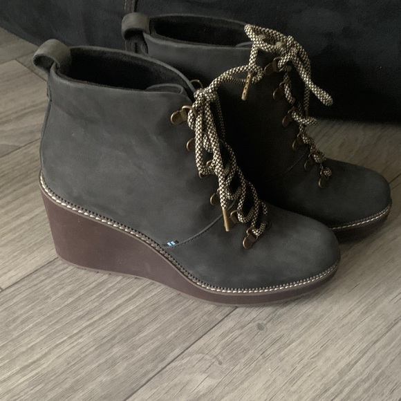 Toms Shoes - Toms Charcoal and Chocolate Lace-Up Wedges